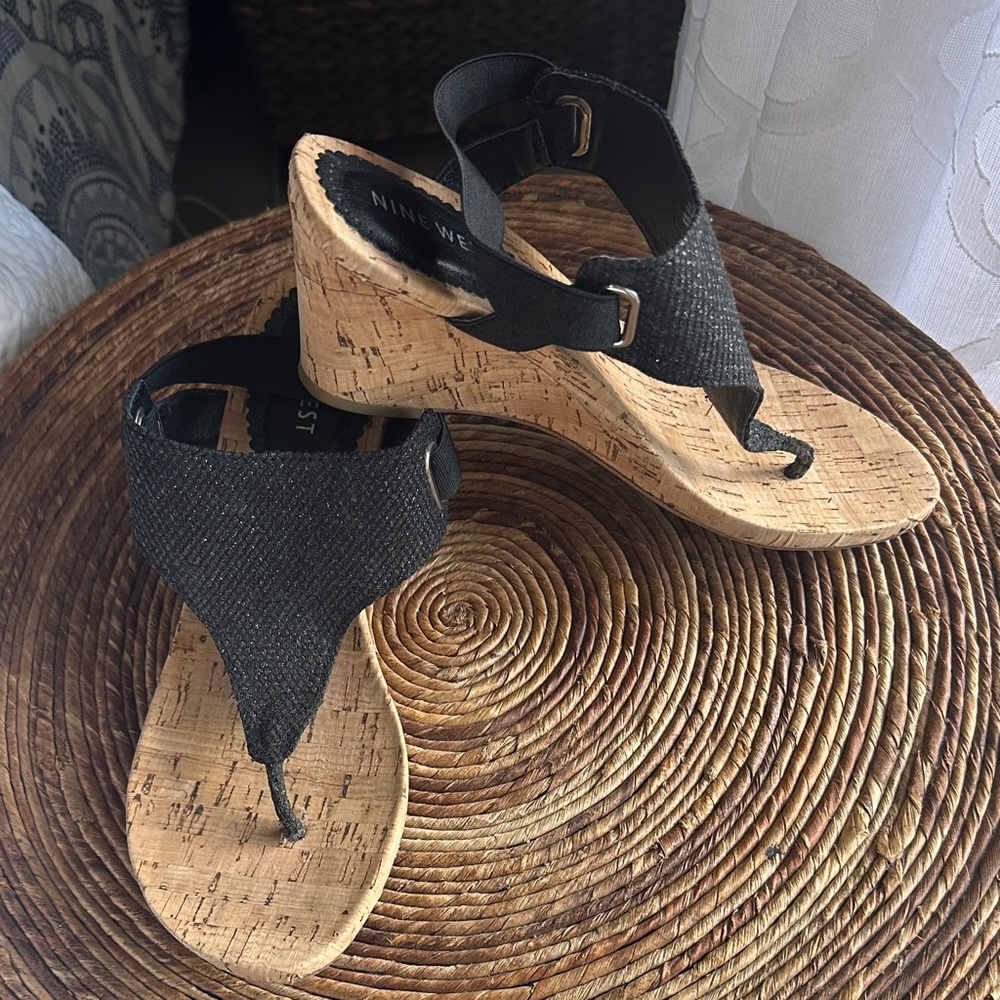 NWOT Nine West 8 Black Sparkly Fabric Thong Cork Wedge Sandals 3 inch Heel